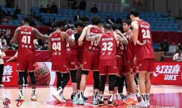 开云体育APP下载-唉！0分0板0助0断，一分钟3犯规，这种平庸之辈，咋进的国家队？