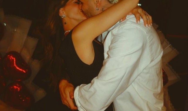 kaiyun-二弟幸福了🥰伊卡尔迪为未婚妻办生日派对，豪华游艇上甜蜜拥吻